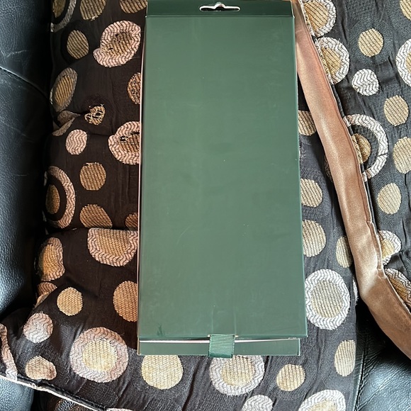 NWT Minnie Mouse polka dot magnetic wrap folio case for iPhone 13/pro - Picture 6 of 6